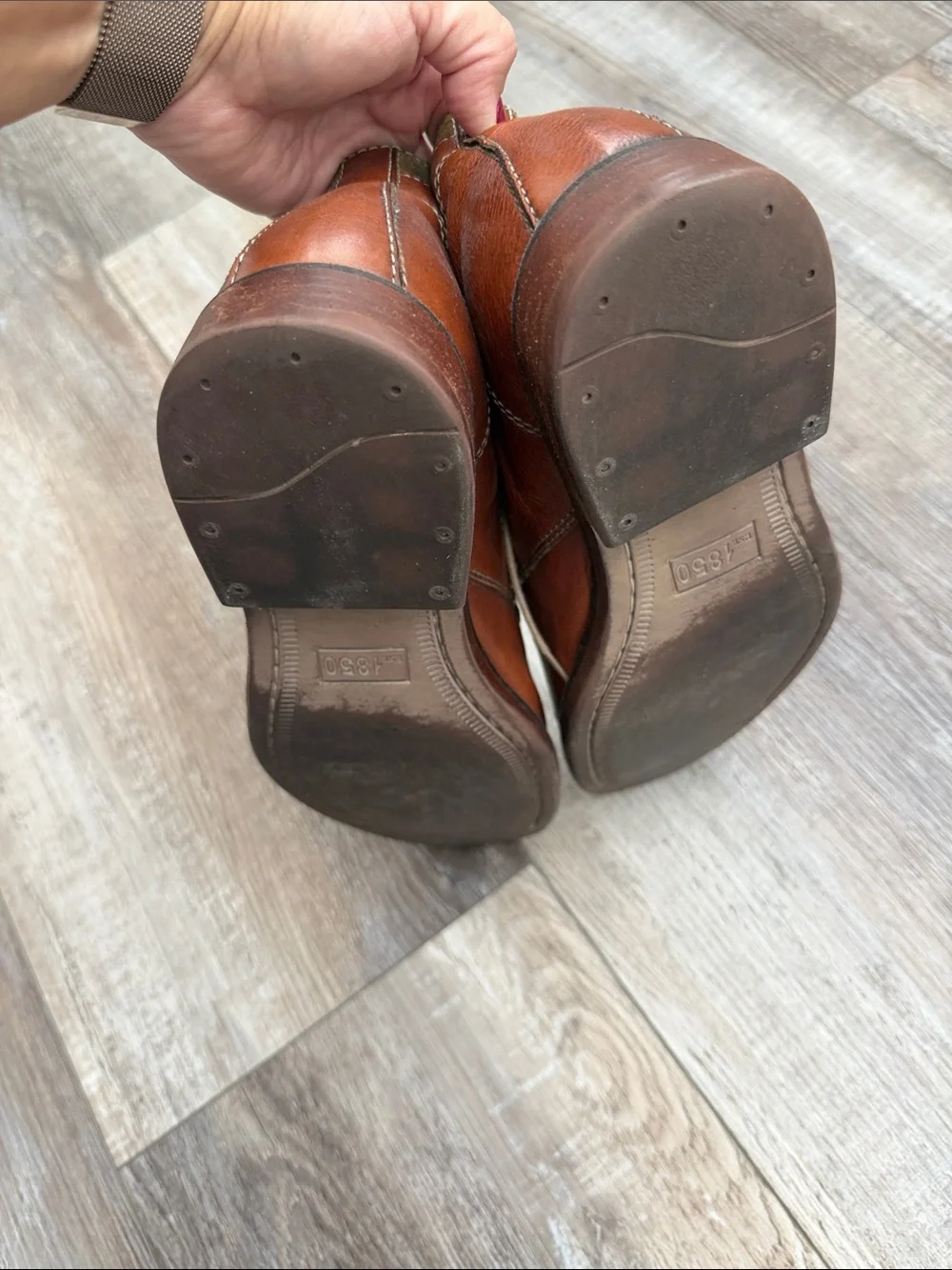 Johnston & Murphy Tan/Brown Leather Chukka Boots